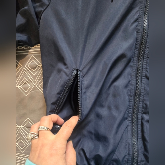 Zyia Active Navy With Rainbow Stripes Windbreaker Size Medium - Picture 2 of 12